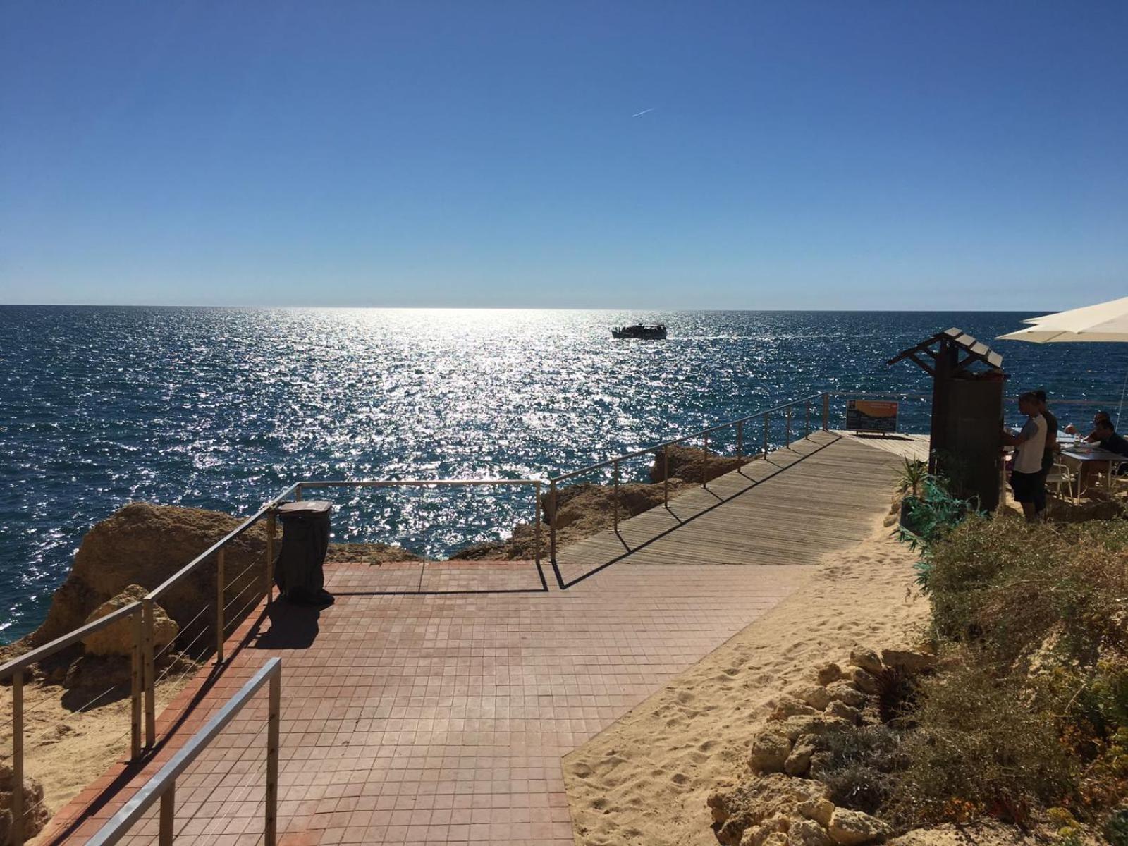 Os Reais - Apt In Front Of The Beach In Centeanes Apartment Carvoeiro  Exterior photo